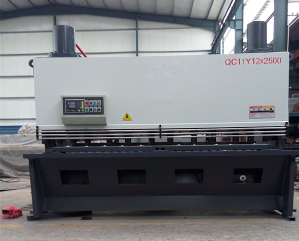 QC11Y-12 * 2500 hydraulic CNC shearing machine